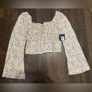 NWT Size Small Ivory Cropped Flowy Floral Top- Arizona Jeans Co.